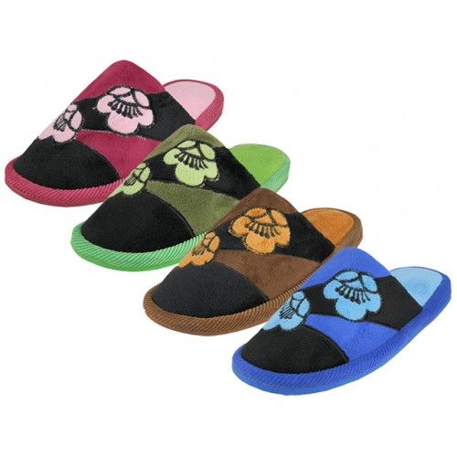 Wholesale Footwear Women's Flower Embroidery Plush Close Toe House Slippers