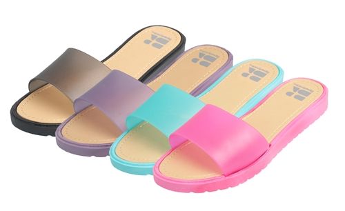 Wholesale Footwear Women's Slip On Slippers