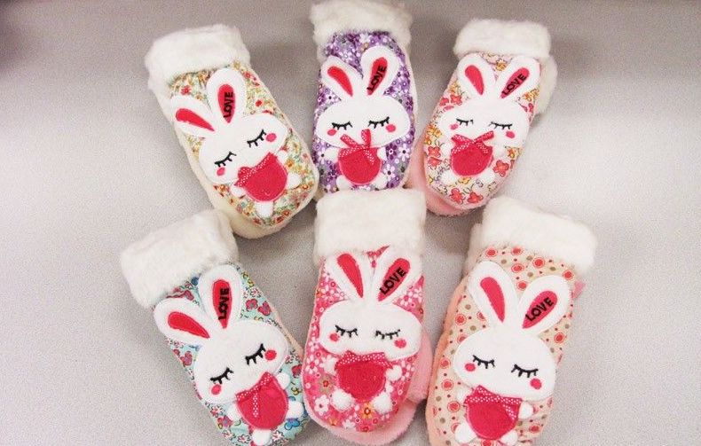 Wholesale Footwear Ladies Mitten With Rabbit Design