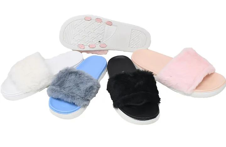 Wholesale Footwear Women's Slipper Fur Design