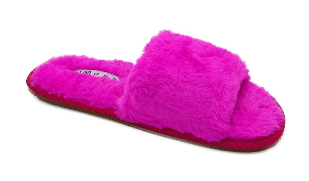 Wholesale Footwear Womens Fuzzy Slide Sandal Shoes Fluffy Faux Fur In Fuschia
