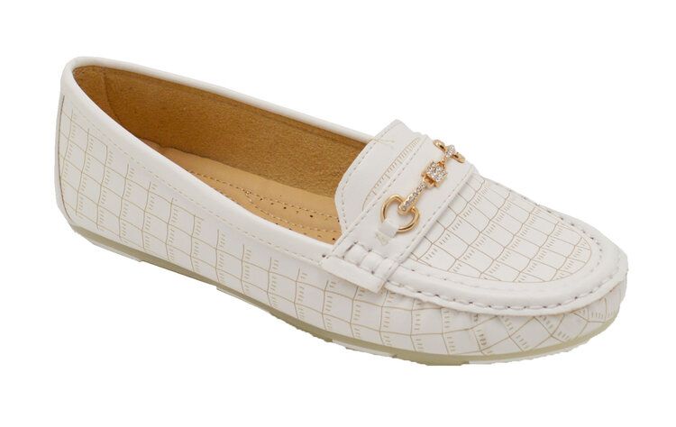 Wholesale Footwear Women Comfortable Leather Loafers Casual Round Toe Moccasins Soft Walking Shoes Color White Size 5-10