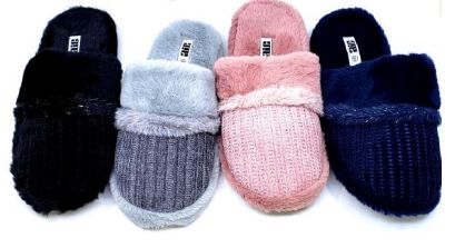 Wholesale Footwear Comfortable Slippers