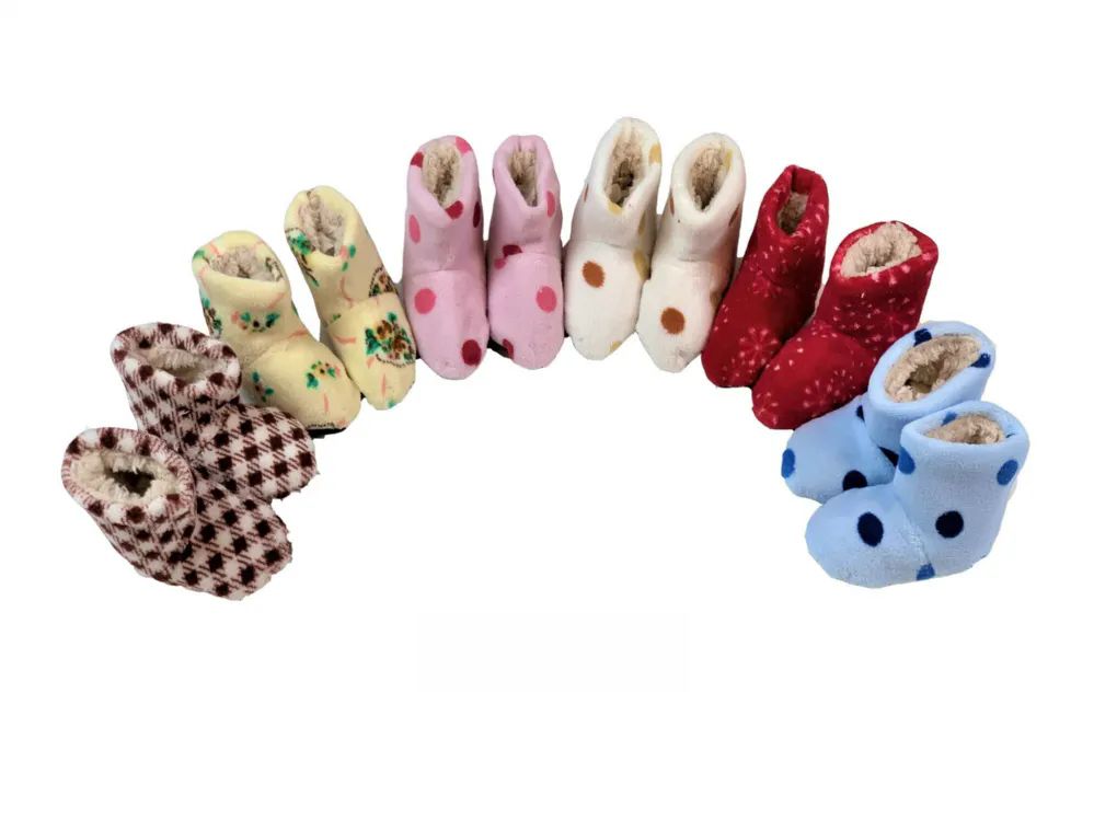 Wholesale Footwear Girls Slipper Boots Multicolored Size L