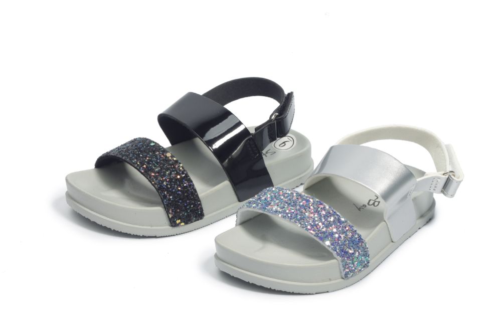 Wholesale Footwear Little Kid's Sandals In Grey