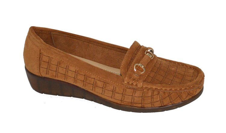 Wholesale Footwear Women Comfortable Casual Round Toe Moccasins Soft Walking Shoes Color Camel Size 6-10 